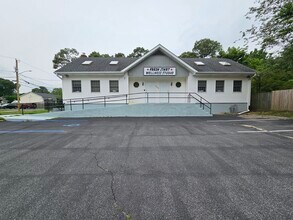 360 Hawkins Ave, Ronkonkoma, NY for sale Building Photo- Image 1 of 30