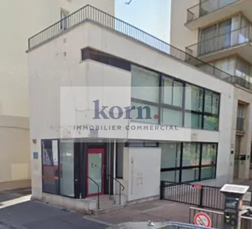 Location Commerce 108 m² à 156 m² - Photo 1