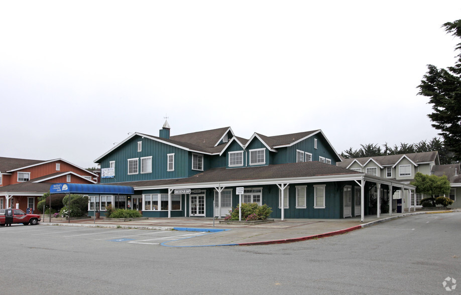 225 Cabrillo Hwy S, Half Moon Bay, CA for rent - Building Photo - Image 2 of 6