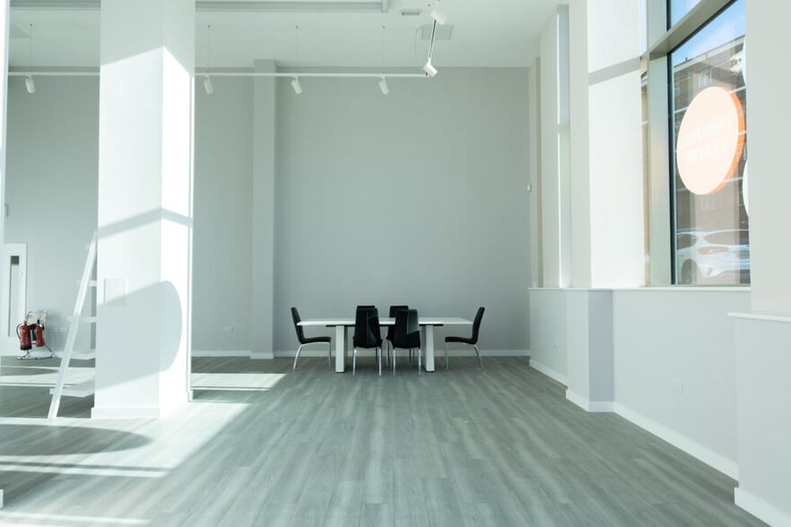 Goodwood Road, London to rent - Interior Photo - Image 3 of 8