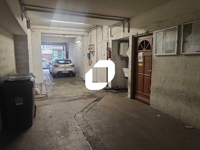 Light Industrial in Clichy to rent - Building Photo - Image 2 of 9
