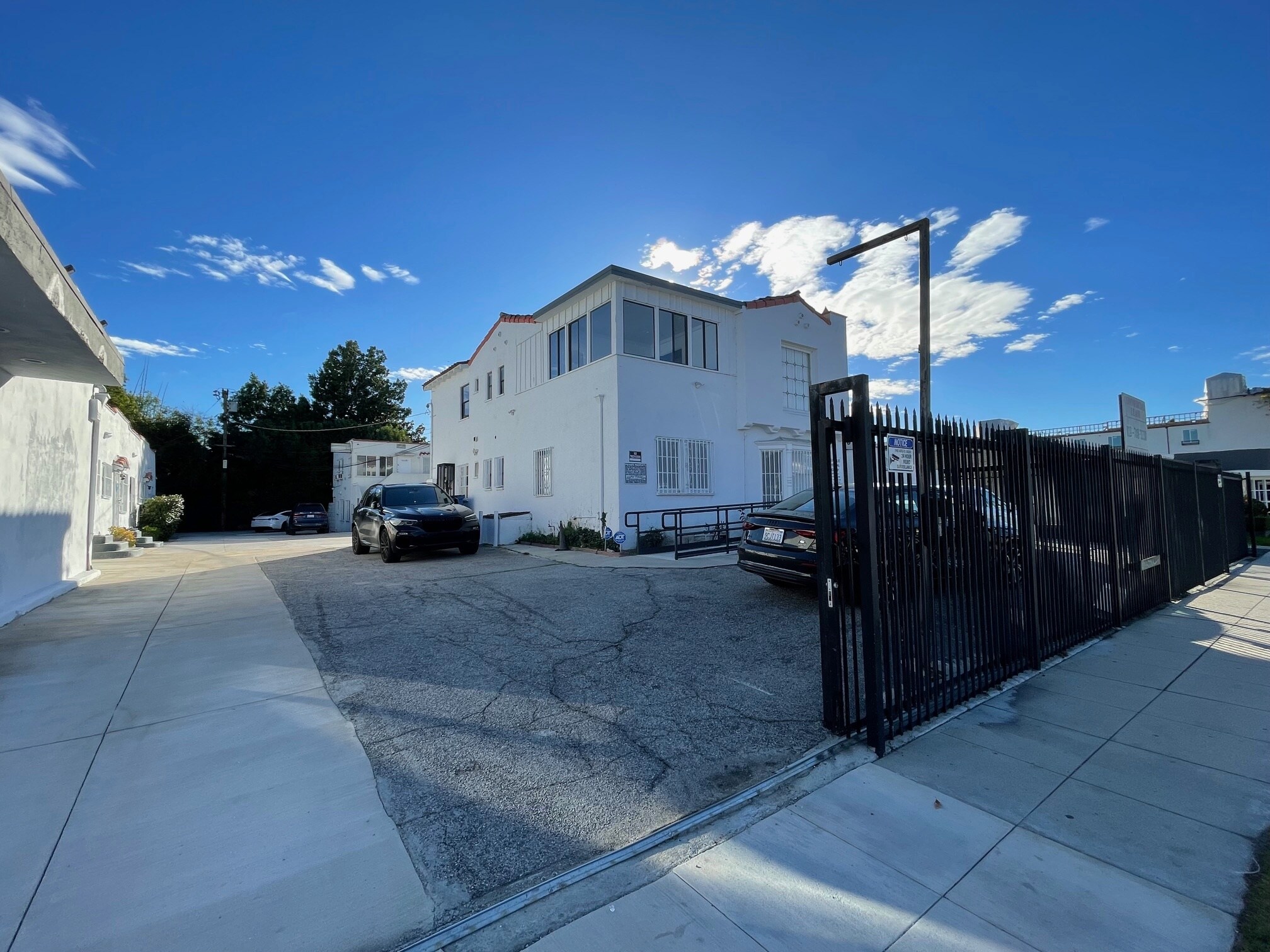 10720 Riverside Dr, North Hollywood, CA for sale Building Photo- Image 1 of 1