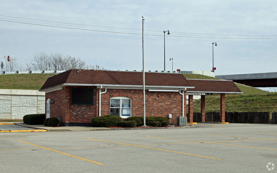 355 W Eads Pky, Lawrenceburg, IN for sale - Primary Photo - Image 1 of 1