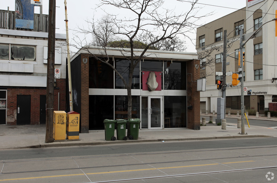 1220 Queen St E, Toronto, ON for sale - Primary Photo - Image 1 of 1