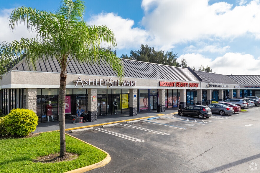 17237-17161 NW 27th Ave, Opa-locka, FL to rent - Building Photo - Image 3 of 20