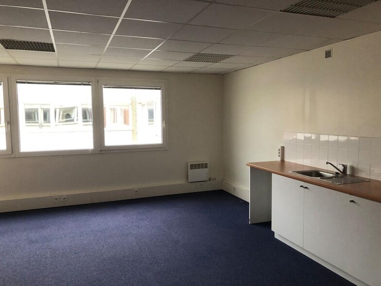 Office in Bièvres to rent - Interior Photo - Image 3 of 5