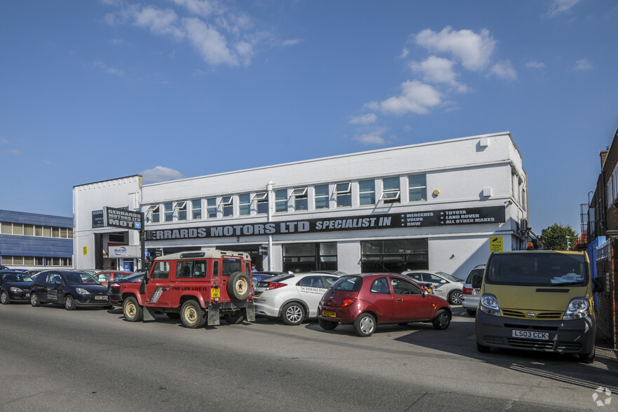 Braintree Rd, Ruislip for rent - Building Photo - Image 3 of 17