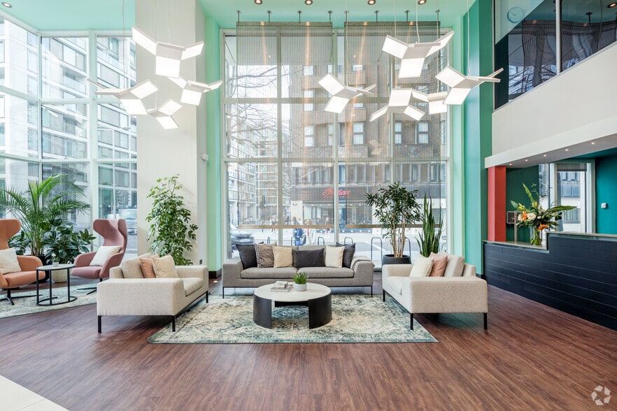 364-366 Kensington High St, London to rent - Lobby - Image 3 of 10