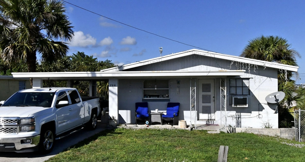 1001 N 7th St, Fort Pierce, FL for sale - Building Photo - Image 2 of 16