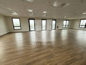 Office in Saint-Priest to rent Building Photo- Image 1 of 18
