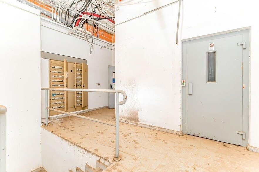 Retail in Alzira, Valencia to rent - Building Photo - Image 3 of 20
