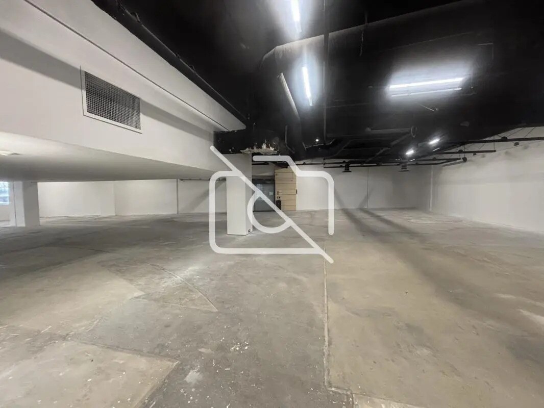 Industrial in Ivry-sur-Seine to rent Interior Photo- Image 1 of 37