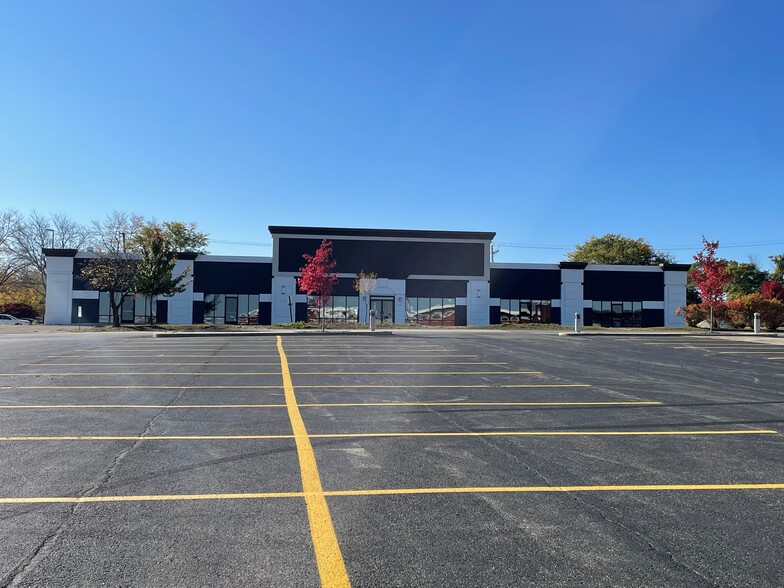 1550 W 75th St, Downers Grove, IL for rent - Building Photo - Image 2 of 9