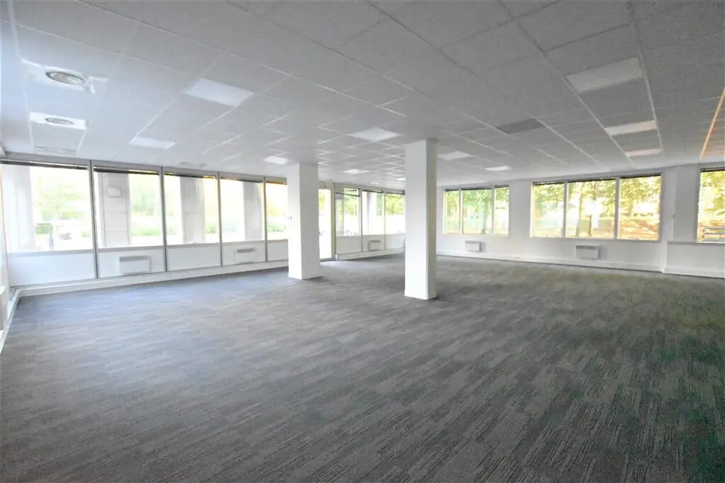 Vente Bureaux 536 m² - Photo 1