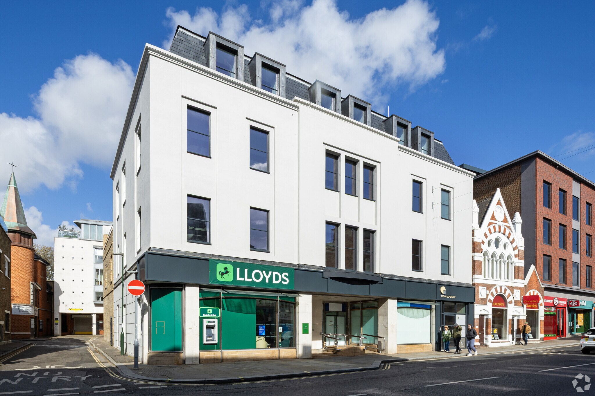 22 The Quadrant, Richmond to rent Primary Photo- Image 1 of 25