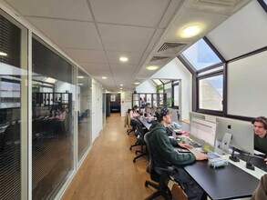 Office in Boulogne-Billancourt to rent Interior Photo- Image 2 of 25