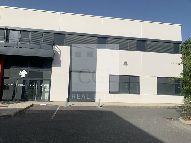 27 Chemin Des Peupliers, Dardilly to rent - Building Photo - Image 2 of 15