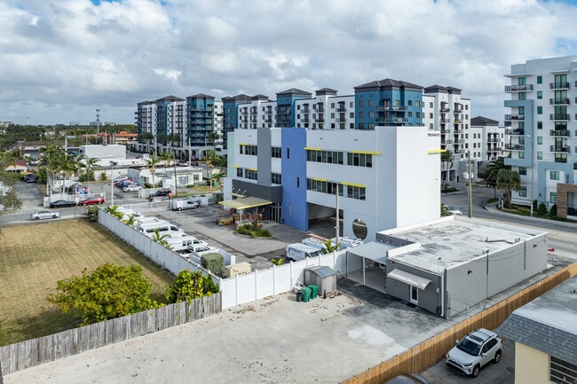 More details for 2200 SW 67th Ave, Miami, FL - Office / Medical to Rent