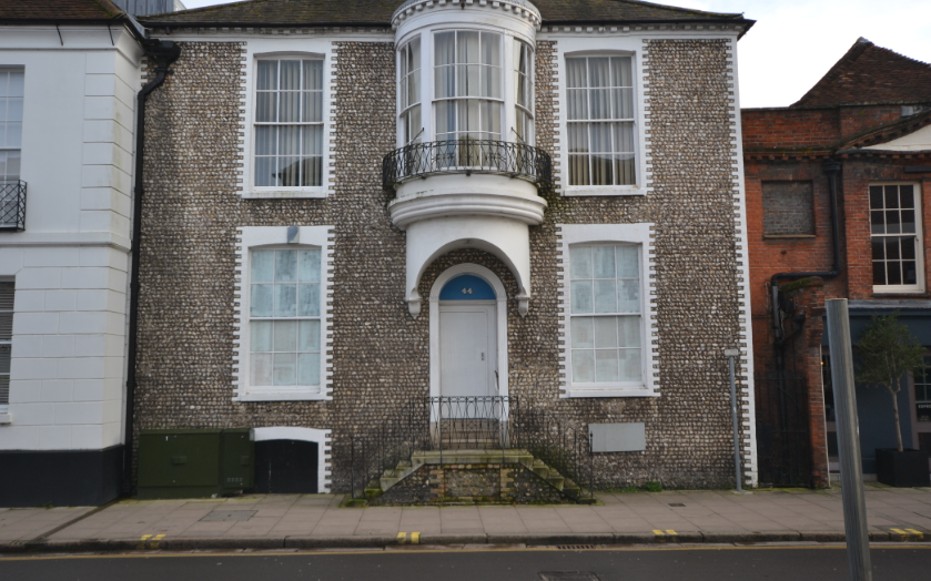 44 South St, Chichester for sale - Primary Photo - Image 1 of 7