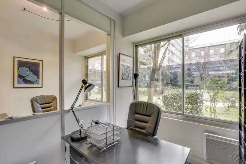 Office in Paris for sale - Interior Photo - Image 3 of 6