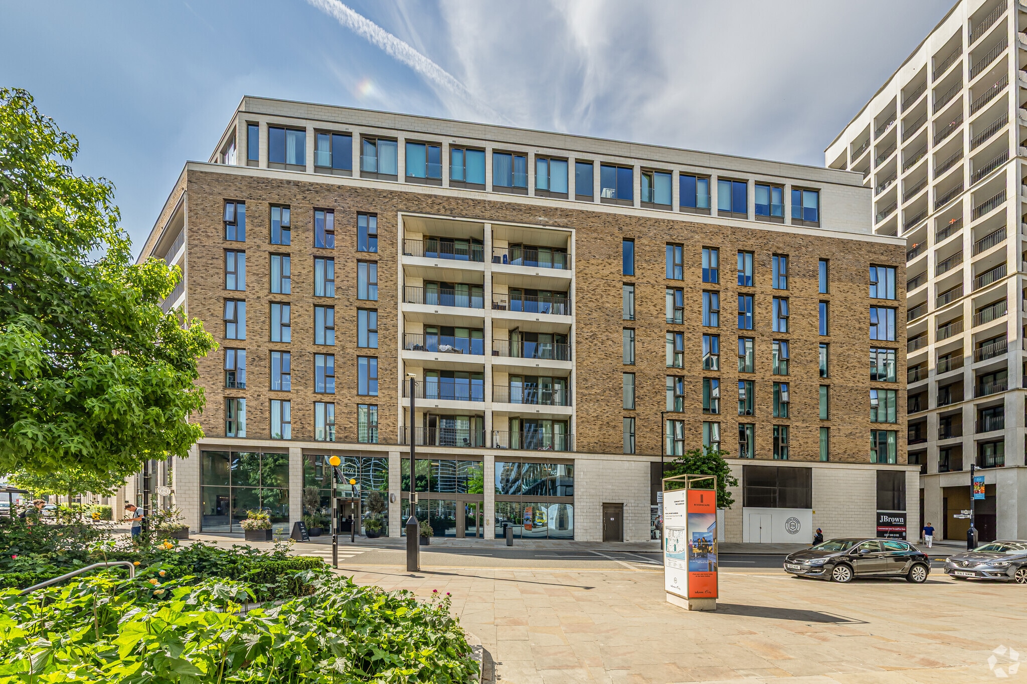 11 Schooner Rd, London for sale Primary Photo- Image 1 of 32