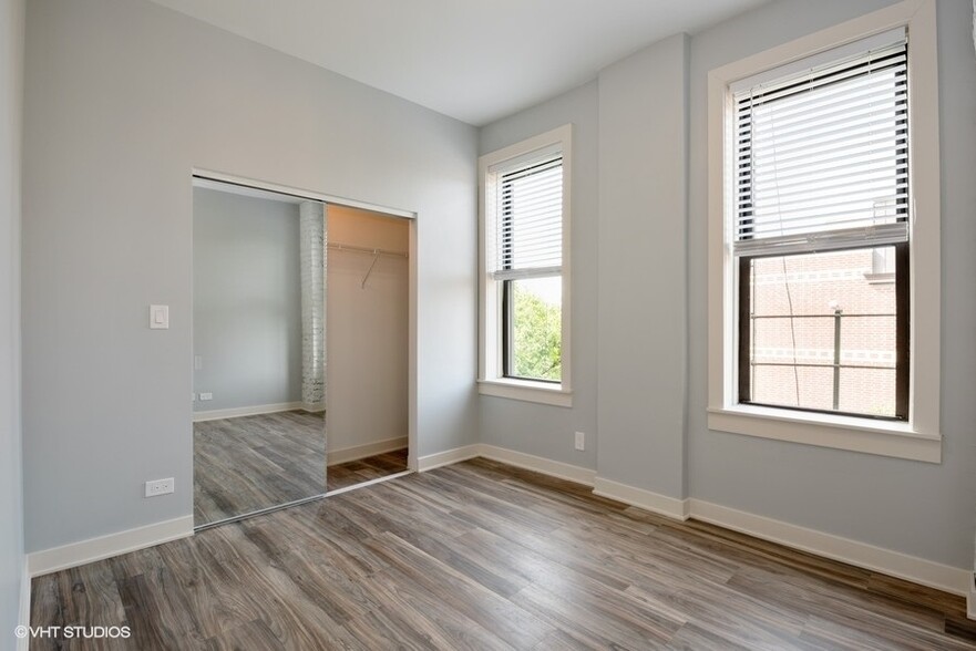 1859 W Chicago Ave, Chicago, IL for sale - Interior Photo - Image 3 of 7