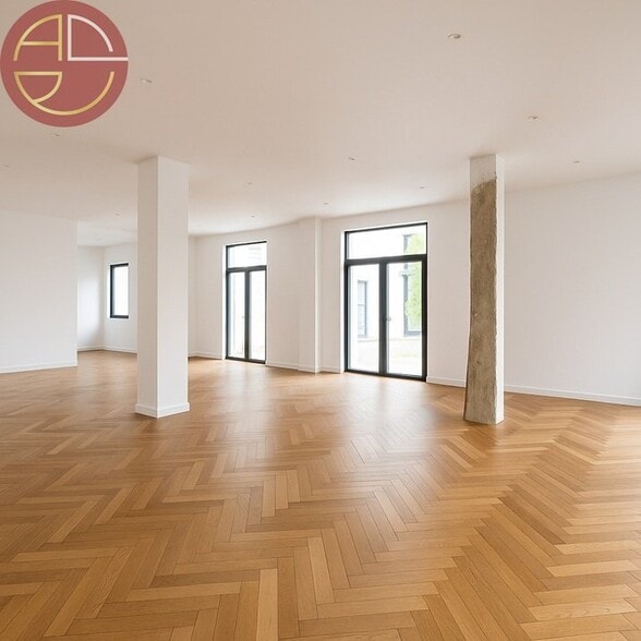 Office in Toulouse for sale - Interior Photo - Image 1 of 4