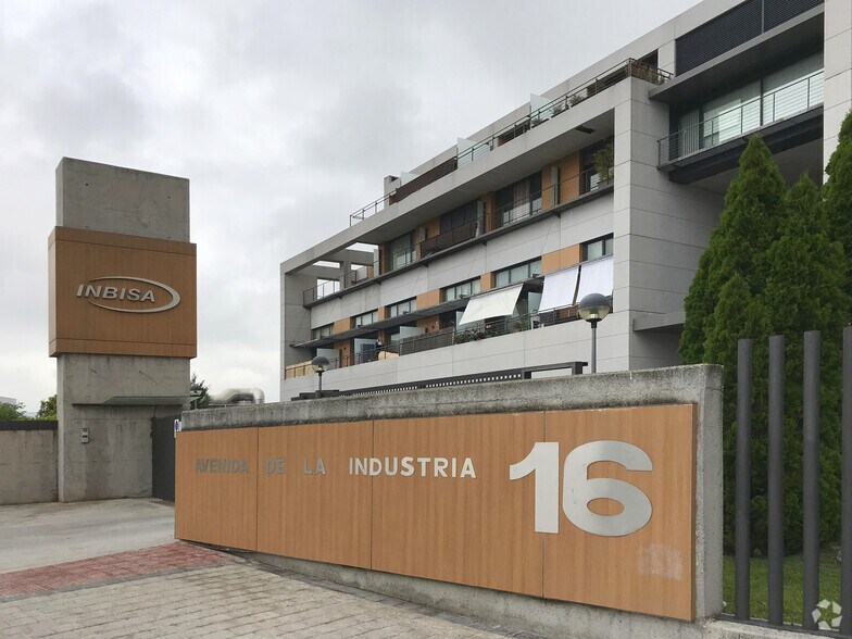 Avenida de la Industria, Tres Cantos, Madrid for sale - Building Photo - Image 2 of 5