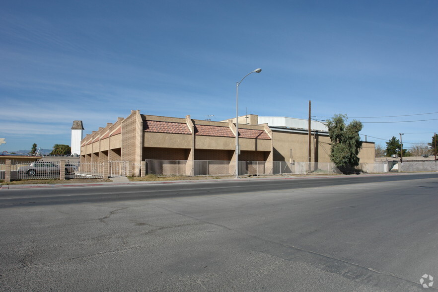 800 W Bonanza Rd, Las Vegas, NV for rent - Building Photo - Image 3 of 4