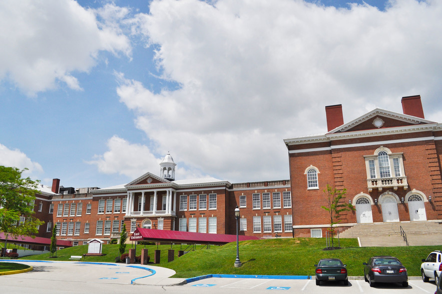 195 Stock St, Hanover, PA for sale - Primary Photo - Image 1 of 5