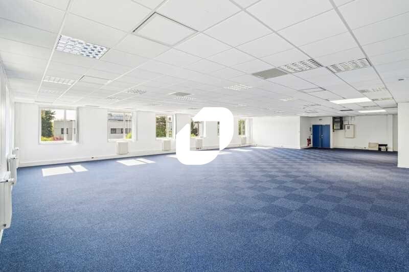 Rue Des Vanesses, Villepinte to rent - Building Photo - Image 3 of 16