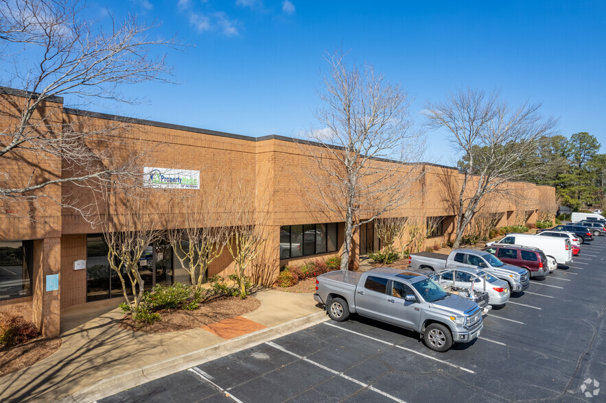 3250 Peachtree Corners Cir, Peachtree Corners, GA for rent - Building Photo - Image 1 of 6