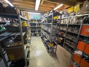 Industrial in SAINT-OUEN-L'AUMONE for sale Interior Photo- Image 2 of 10