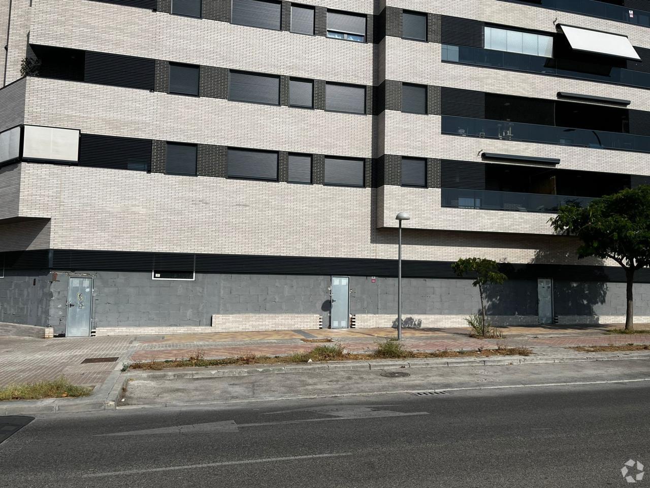 Retail in Madrid, Madrid to rent Interior Photo- Image 1 of 2