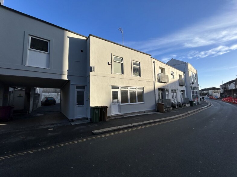 5 Beaumont Rd, Plymouth to rent - Building Photo - Image 2 of 3