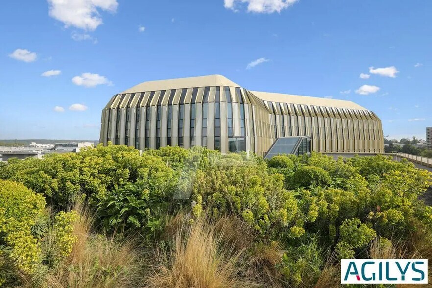 Office in Massy to rent - Building Photo - Image 2 of 15