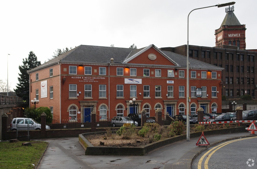 Park Rd, Manchester to rent - Primary Photo - Image 1 of 2