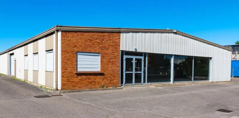 Light Industrial in Chassieu to rent - Building Photo - Image 2 of 11