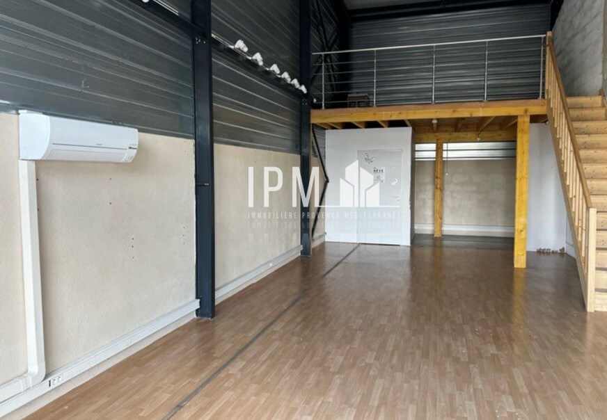 Location Commerce 84 m² - Photo 1