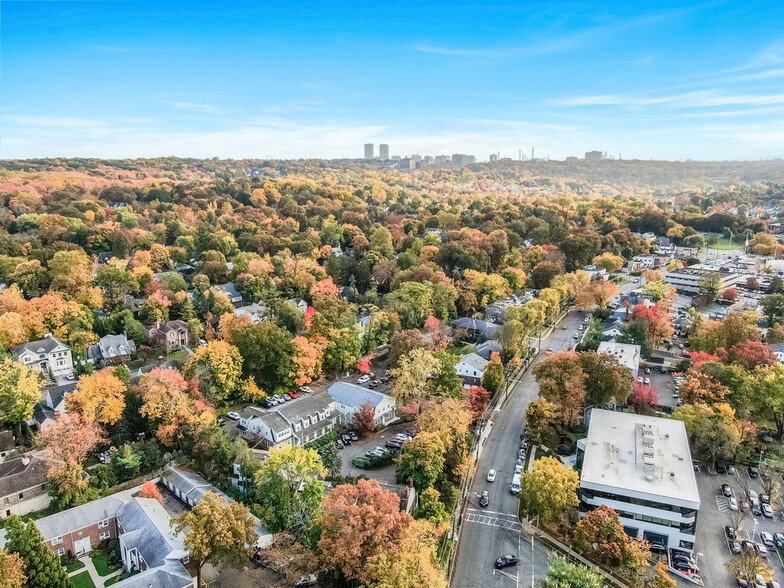 285 Grand Ave, Englewood, NJ for rent - Building Photo - Image 3 of 17