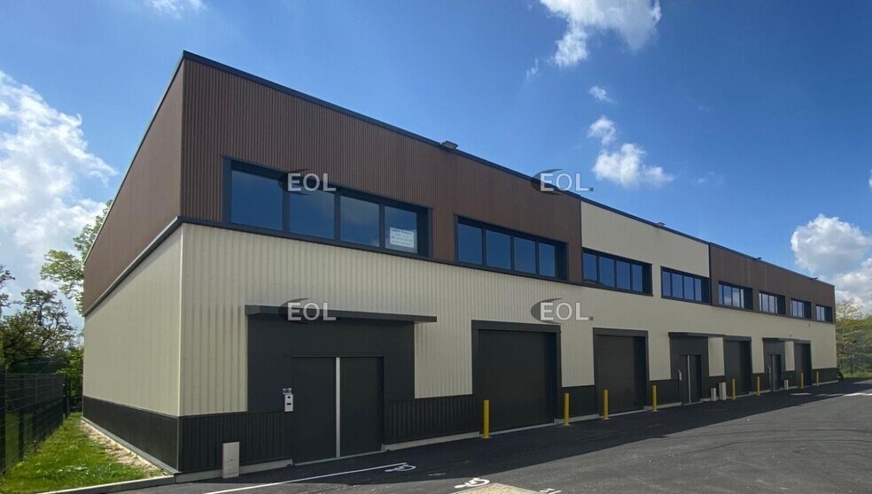 Light Industrial in Marcoussis for sale - Building Photo - Image 3 of 8