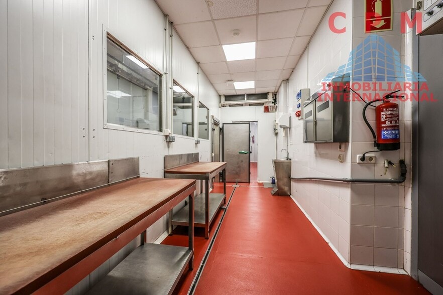 Industrial in Madrid, Madrid for sale - Building Photo - Image 2 of 3