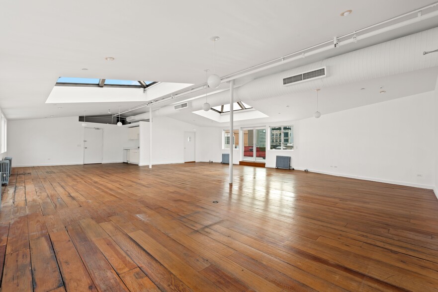 114 W 17th St, New York, NY for rent - Building Photo - Image 3 of 17