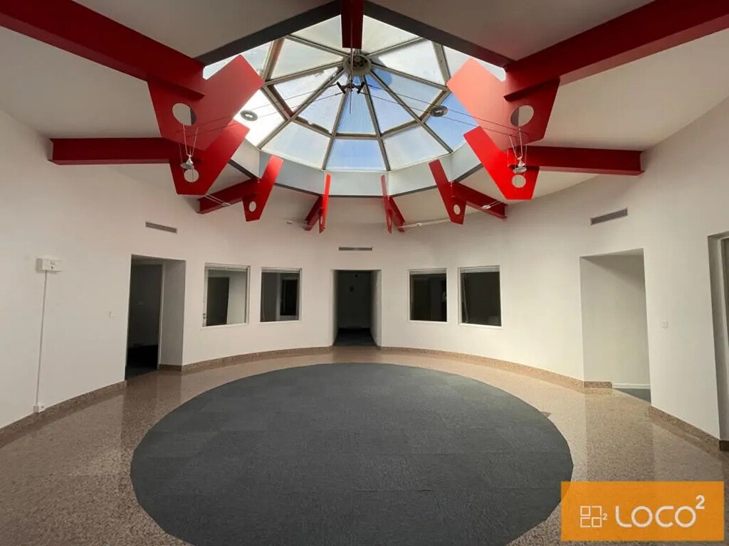 Location Bureaux 368 m² - Photo 1