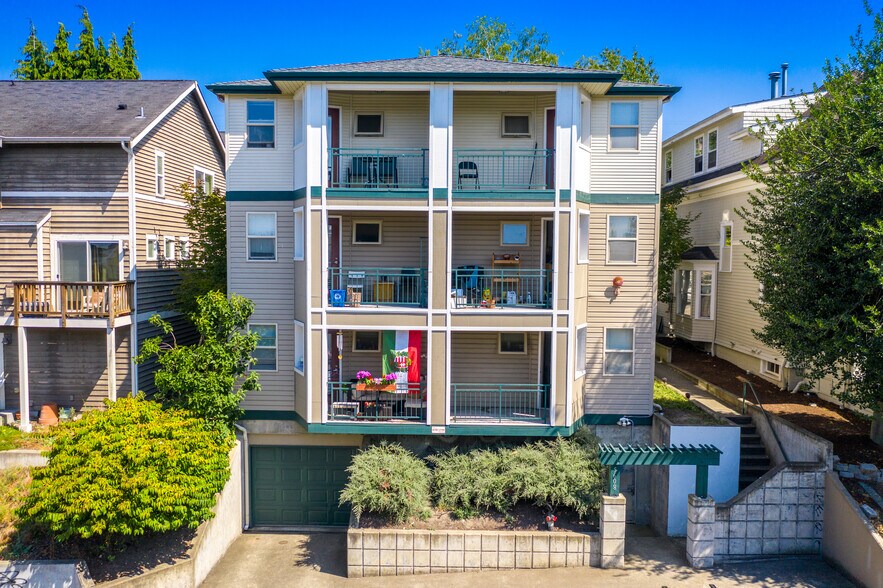 5608 15th Ave NE, Seattle, WA for sale - Building Photo - Image 1 of 1