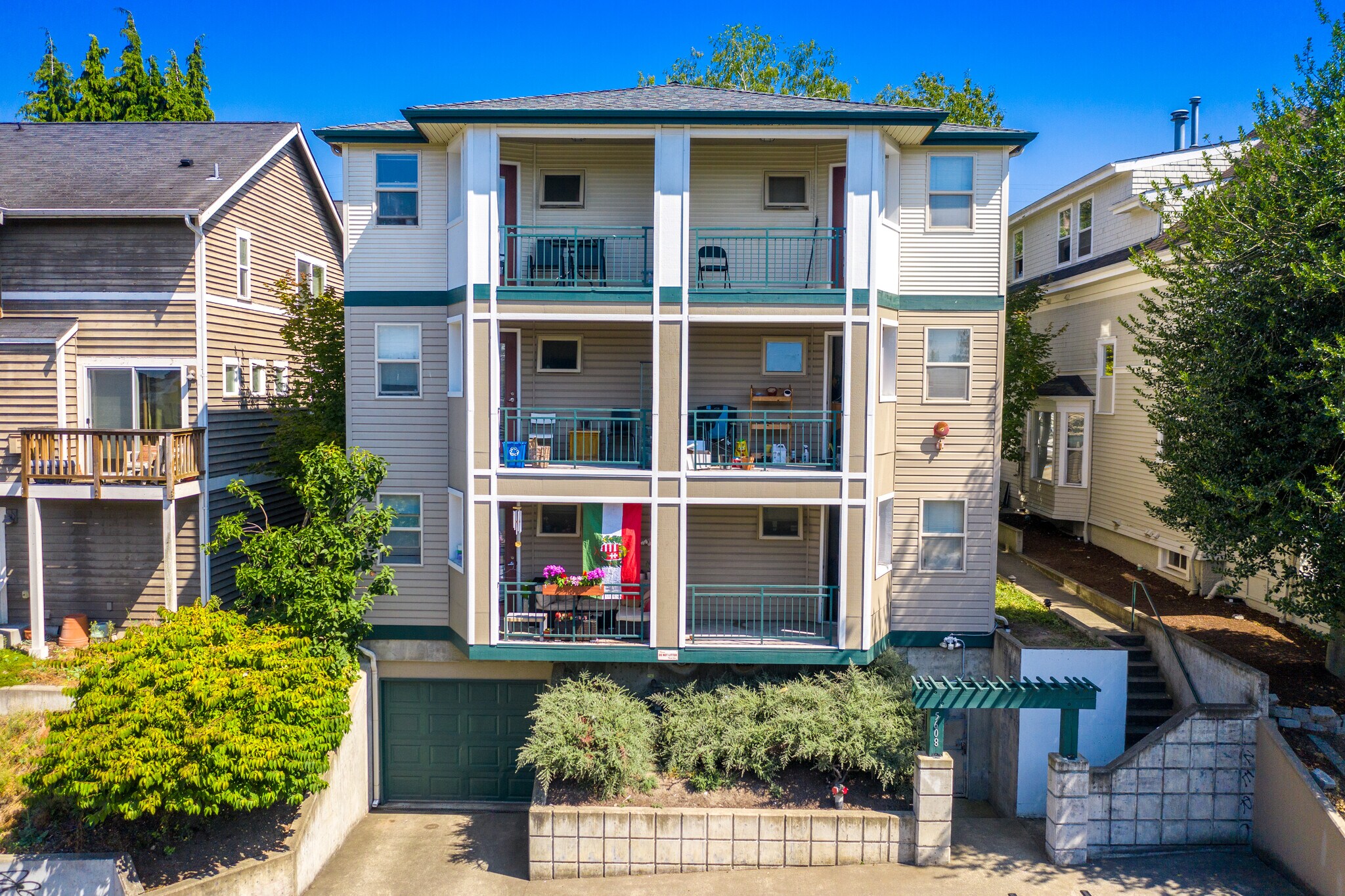 5608 15th Ave NE, Seattle, WA for sale Building Photo- Image 1 of 1