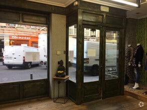Retail in Madrid, Madrid to rent Interior Photo- Image 1 of 8