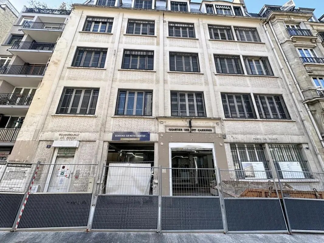 Office in Paris for sale Building Photo- Image 1 of 6