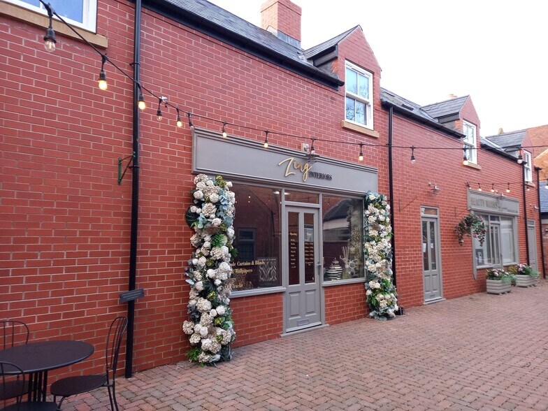 High St, Ruddington to rent - Primary Photo - Image 1 of 1