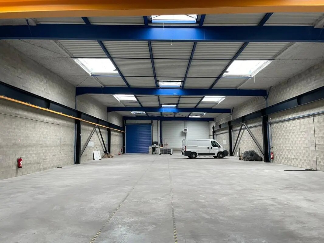 Light Industrial in Alfortville to rent Building Photo- Image 1 of 6